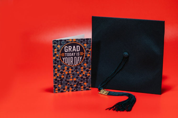 Full Guide on How to Make Graduation Invitation Card in 2022