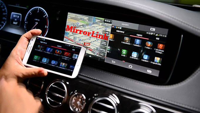 Wie kann man das Telefon aufs Auto spiegeln (iOS & Android)