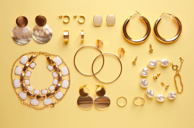 different kinds of jewelry to show flat lay photography